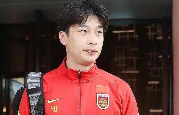 山东体育：从中超到CBA，张玉宁为什么选择回归足球